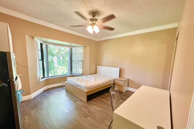 Photo - furnished home with private bathroom close to Nova medical/dental school