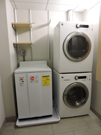 1 - 1 bd 1 bath furnished w in unit laundry in Harvard Square Apartments