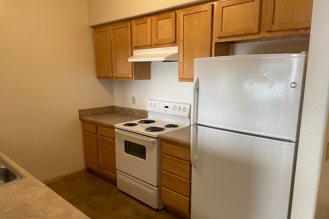 Kitchen - Clinton Court Apartments