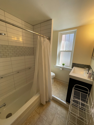 Bathroom - Looking for 1 male roommate Apartments
