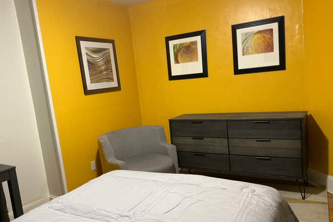 Marigold Room $1200 - Chez’ Benee’