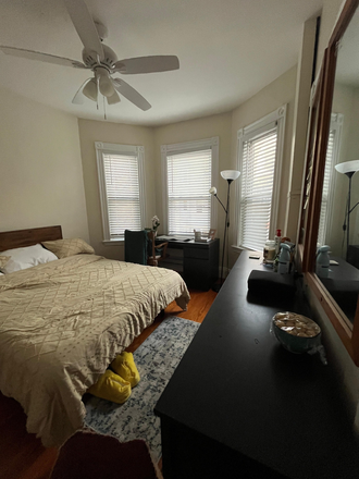 Bedroom A - 40 Auckland Street 10 minutes Walk from JFK/UMass Apartments