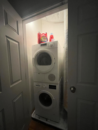 laundry - Summer sublet right behind light view!! Apartments
