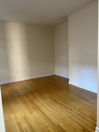 Bedroom - Charming studio in prime Chelsea location Apartments