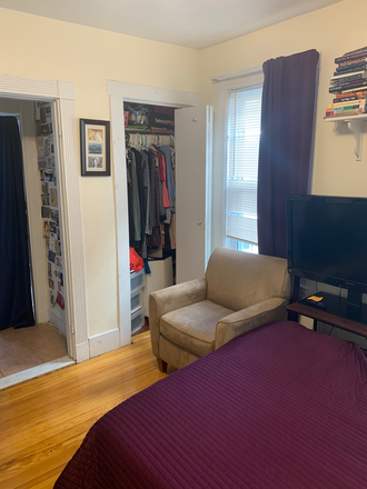 Living area - Studio  july 1 tufts/Davis. / heat and hot water included Apartments