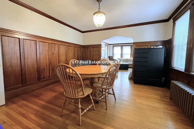 Dining Room - 2 Bedroom Spacious House w/ Deck Close to Campus
