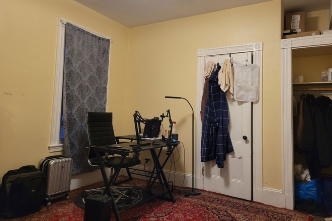 Bedroom - Subletting a private room in a 4 bed, 2 bath apartment in Mission Hill