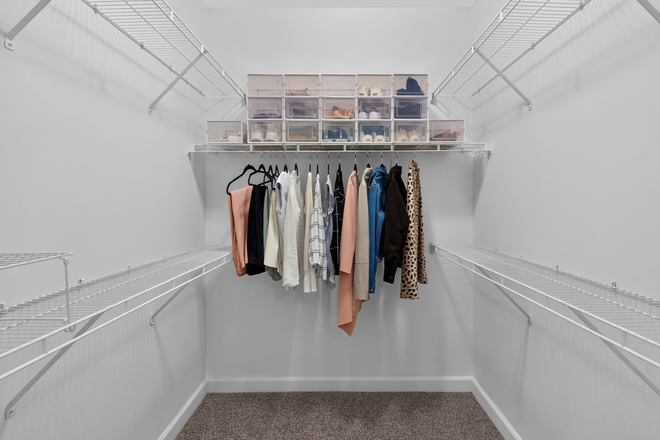 Bedroom Walk In Closet - Updated 1BR Condo with Pool, Attached Garage & Dog Park