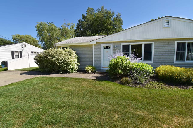 Exterior - 28 Wanda Street - Narragansett Pier House