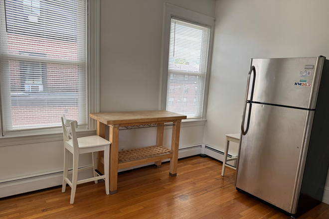 Kitchen - Large Studio / Demi 1 Bedroom. Walk to Brown University. Apartments