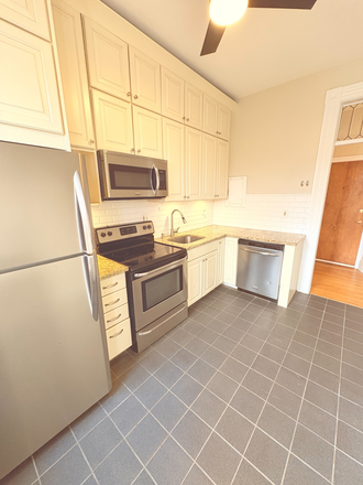 Call NOW for showings! 617-236-8550 - SHAWMUT AVE - GORGEOUS SOUTH END 2BR/1BA FOR *9/1/2026* W/ LNDRY IN BLDNG, LRG LIVING RM, ROOF DECK