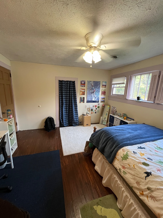 Bedroom - House close to campus. Looking for Spring semester sublet. 1 bedroom available.