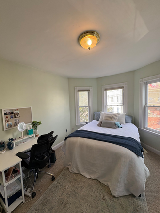 Bedroom - 3BR Spring Sublet | Private Porch, In-Unit Laundry | Near Tufts & Davis House
