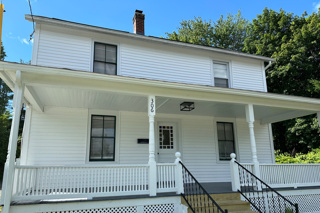 Exterior - 306 Northampton Rd, Prime location, 4 bdrm, 2 bath House