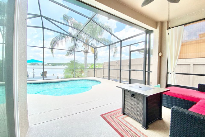 Pool - Single bedroom & shared bedroom with Private Swimming Pool and Lake View House