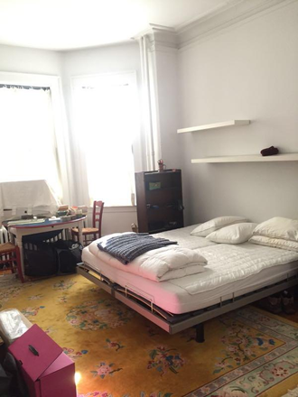 a - FRONT FACING STUDIO Apartments