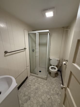 Call NOW for showings! 617-236-8600 - CAMBRIDGE ST - *NO FEE* XL 2 RM STUDIO ON BEACON HILL *AVAIL NOW* W/ LNDRY IN BLDNG, DW, EIK, ALCOVE Apartments