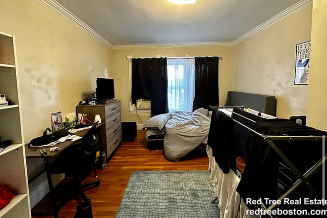 Bedroom - (SUMMER SUBLET) Cheap Single Room in Heart of BC Off-Campus Neighborhood Duplex