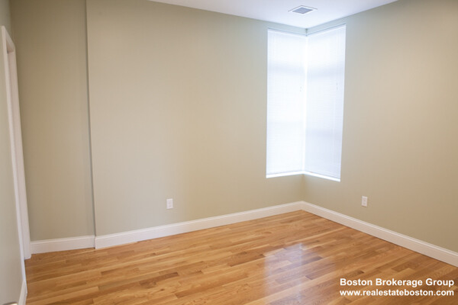 Bedroom - Renovated Modern Home with City Views, Luxury Finishes & Keyless Entry