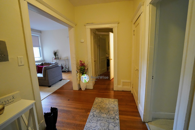 1 - AVAIL NOW-Awesome Brighton 2 bed, Easy MBTA, NO FEE Apartments