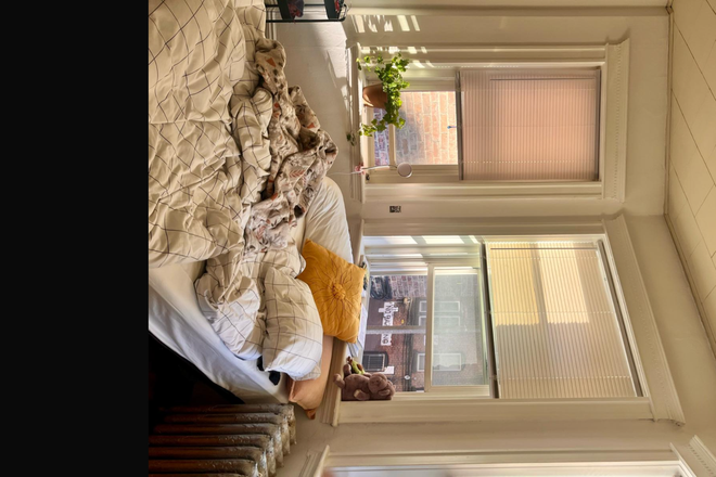 Bedroom in day - Westland Apartments