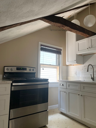 kitchen - Spacious studio apartment, heat & hot water included, off street parking, Fox Point