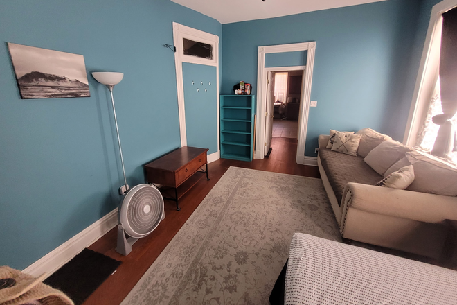 Furnished room - Close to VCU and MCV All Utilities Included Townhome