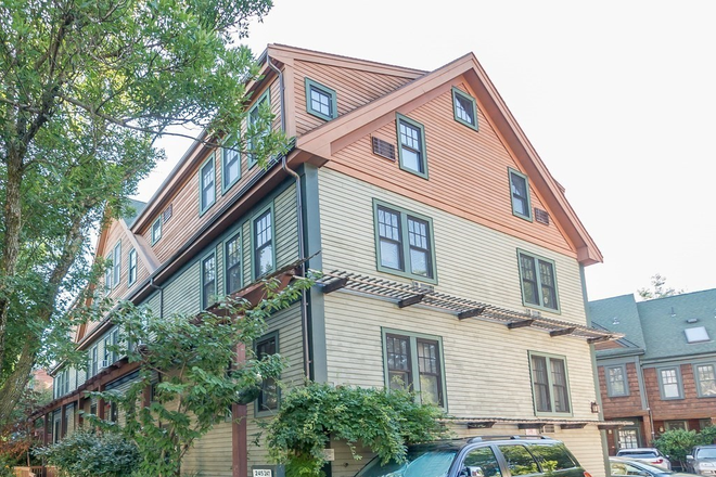 LIVING - GOERGEOUS 3 BED/2 BATH WITH IN UNIT LAUNDRY! Apartments