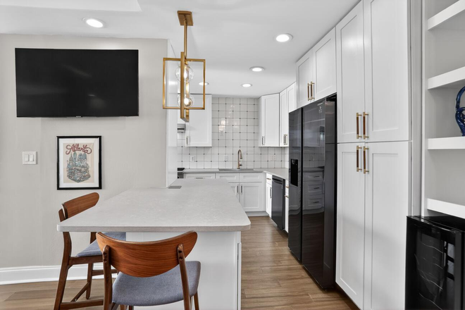 Kitchen sitting area - Condo for Rent Walking Distance from GSU – Fully Furnished w/ Private Bathrooms & WiFi
