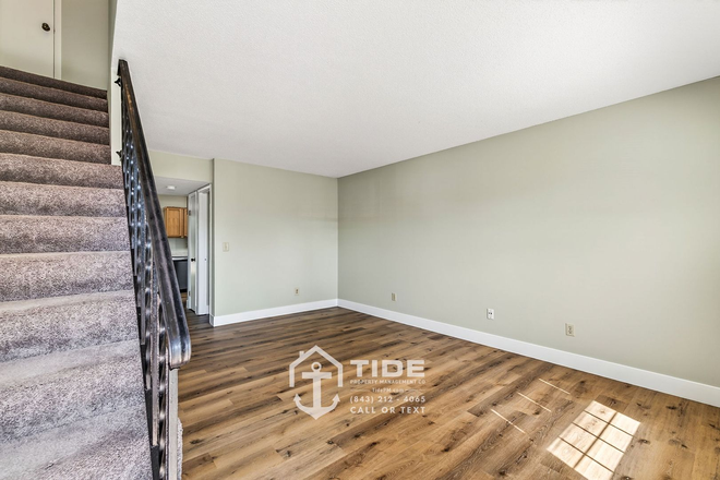 Living Room - Coastal Convenience on James Island!  Near Connector... Apartments
