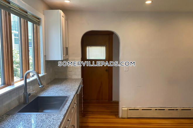 Kitchen - NO BROKER FEE! 4 Bed 1.5 Bath on Upland Rd. in Somerville! Apartments