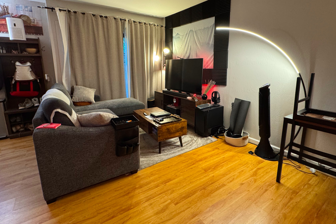 Liv room (similar unit; funishings not included) - Quiet corner, garden apt. PRIME Gourmet Ghetto; walk to UC/BART