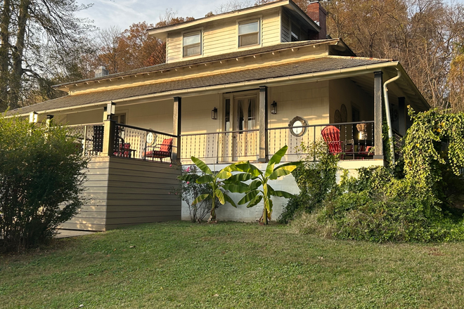 outside front of house - Furnished house in Scottsville, VA