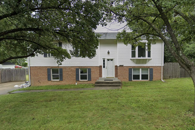 Outside view - House 2 minute walk from campus