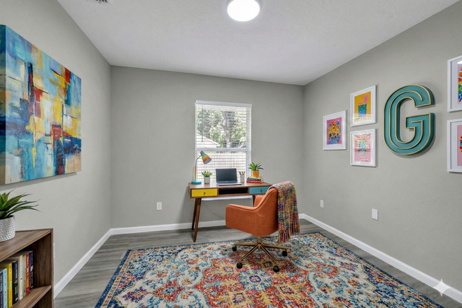 Bedroom - this place is unfurnished - Duplex Room Close to Campus! Newly Renovated Place! Duplex