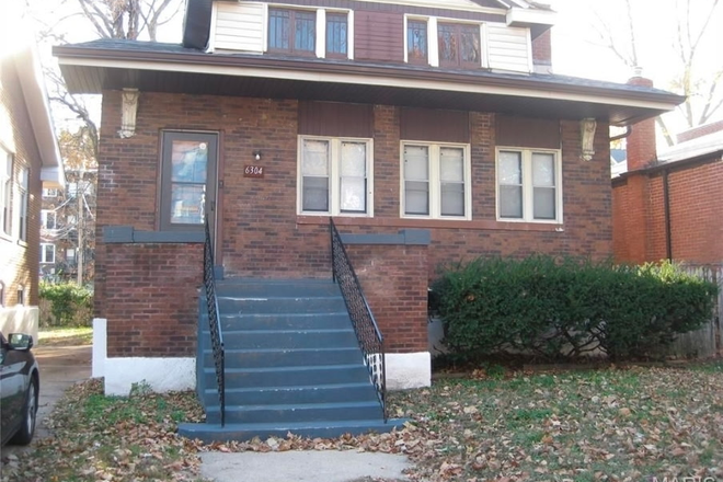 Front House - Fully Furnished 3BR Home | 1.3 Miles to WashU | UCity | Central A/C | Free Parking