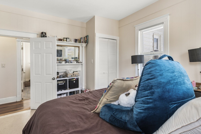 bedroom1 - **NO BROKERS FEE!!** Spacious 5 Bed / 1.5 Bath avail. 9/1/26!! Apartments