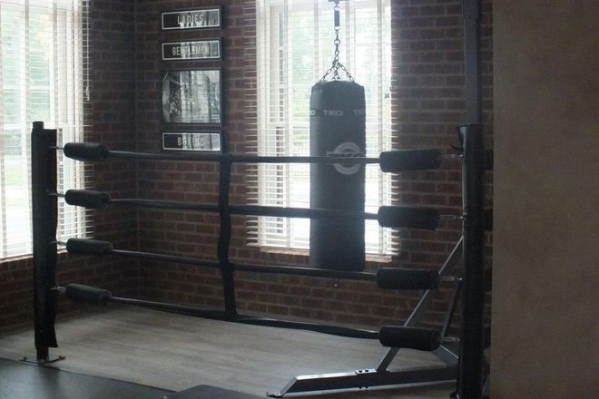 Boxing Bay with Bag - Founders Village Townhome