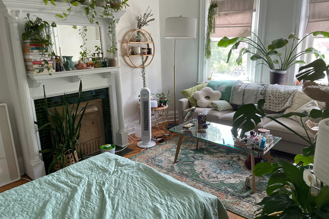 Bedroom - Apartment on the B line, 20 minutes from campus