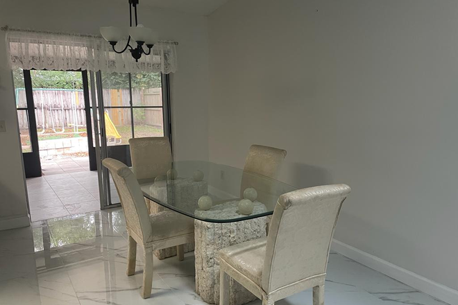 Dining table - Private Bedrooms for Rent, single family house, 7 mins from campus