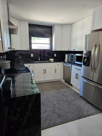 Kitchen - Bedroom in Amazing Home - Safe, Chic & Close!