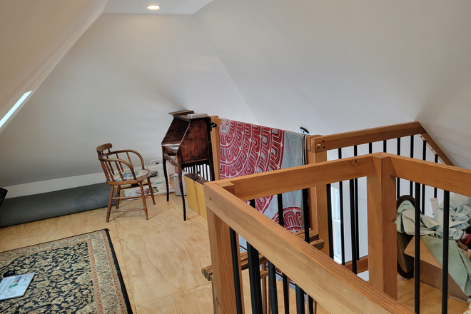 Loft - Share Sunny Apartment in the ONE