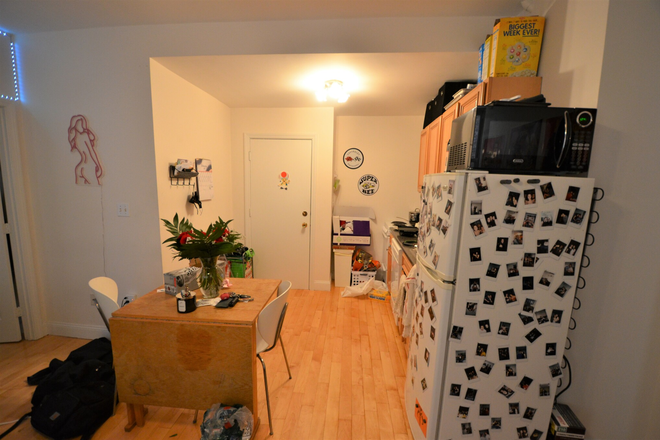 Kitchen - Spacious 1 Bedroom close to Campus Apartments