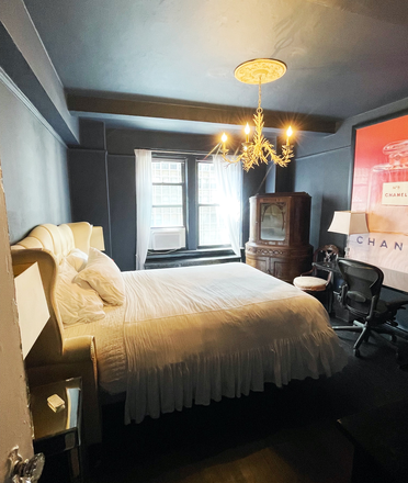 Private bedroom faces south - Beautiful furnished room in 2 bdrm prewar 24 hr drmn elev w/d in apt all util inc