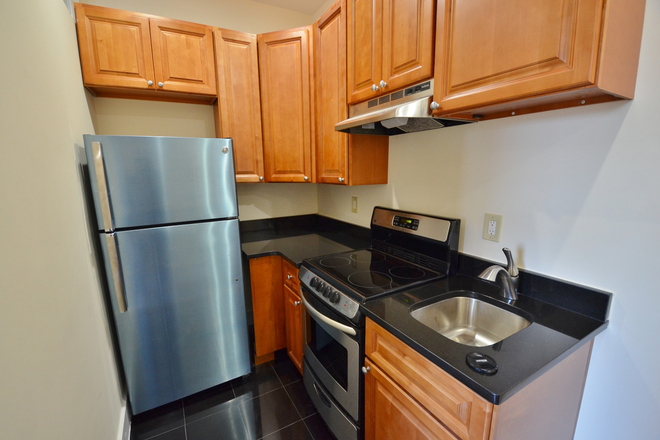 21 - Cute 3 bedroom apartment Walking distance From Campus ! Full Brokerage fee paid by landlord !