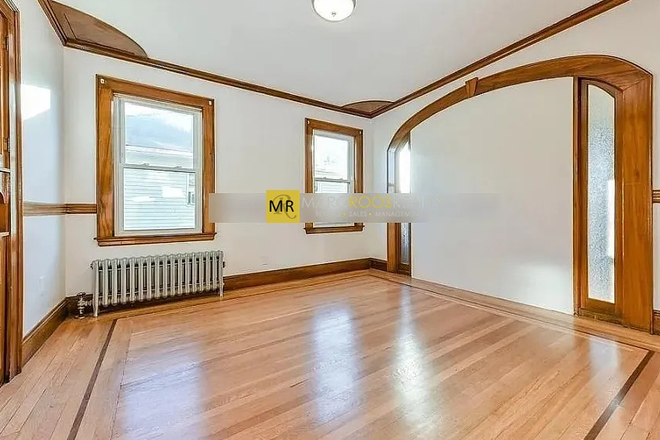 Call NOW for showings! 617-236-8600 - RENFREW ST - *NO FEE* MODERN TOP FLR 5BR NEAR TUFTS FOR *6/1/2027* W/ 2 BATH, LNDRY IN BLDNG, PRKNG Apartments
