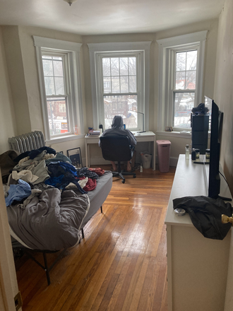 Visit hubrealtyproperties.com - Bright two bedroom, next to BC shuttle stop, good for 3 Condo