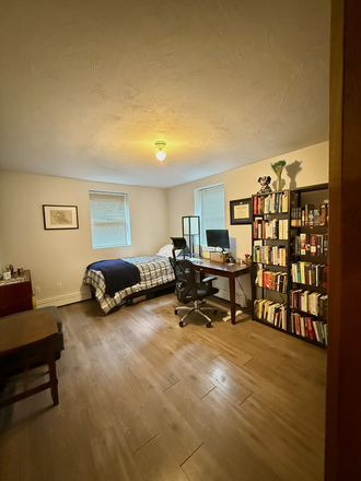 Bedroom #2, versatile bedroom space, perfect for guests or a home office - 2 Bedroom Apartment, Walk to Harvard & Train
