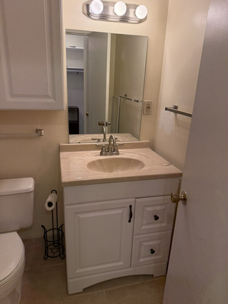Photo - PRIME ROSSLYN LOCATION Close to Metro  Renovated Studio Apartment 401 SF , GU, GWU, Partly Furnished