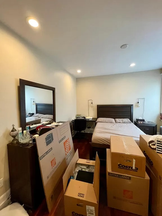 1109 Boylston St., #20 - NO BROKER'S FEE!! Renovated 2-bed split(3bedrooms with NO living room) Apartments